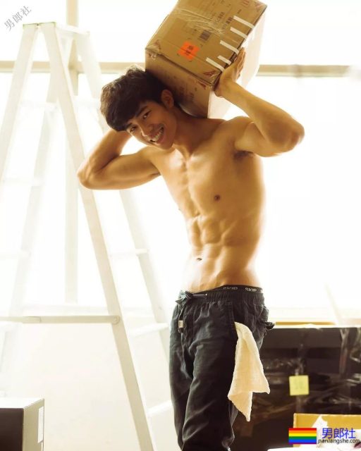 190天菜级篮球帅哥又出新照！大长腿体育生气色满满，这身材绝了！ - 51虹马