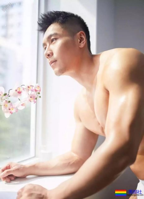 兵哥哥去头可吃,真实肌肉写真照,白衬衫收服粉丝 - 51虹马 兵哥哥去头可吃,真实肌肉写真照,白衬衫收服粉丝 - 51虹马