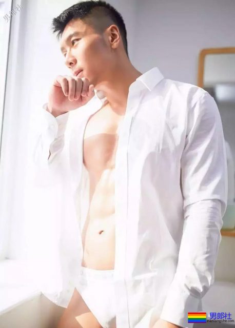 兵哥哥去头可吃,真实肌肉写真照,白衬衫收服粉丝 - 51虹马 兵哥哥去头可吃,真实肌肉写真照,白衬衫收服粉丝 - 51虹马