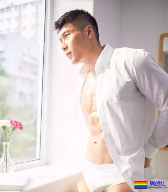 兵哥哥去头可吃,真实肌肉写真照,白衬衫收服粉丝 - 51虹马 兵哥哥去头可吃,真实肌肉写真照,白衬衫收服粉丝 - 51虹马