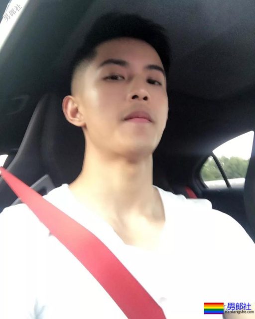 童颜巨肌狼狗又给了我爱成都的最新理由！ - 51虹马