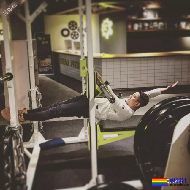 童颜巨肌狼狗又给了我爱成都的最新理由！ - 51虹马