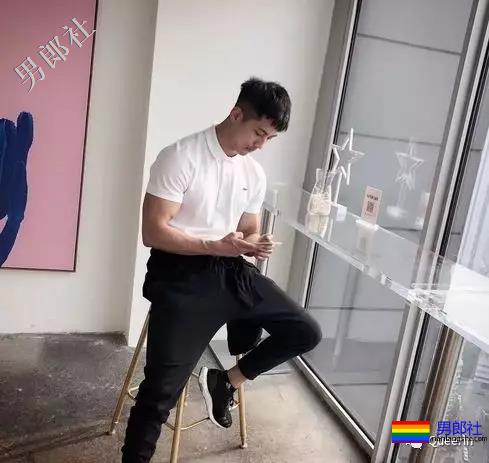 童颜巨肌狼狗又给了我爱成都的最新理由！ - 51虹马