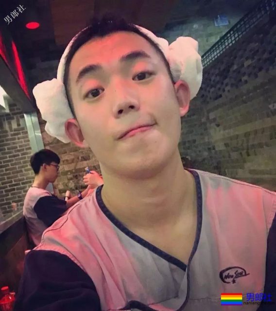 神似郑凯的狼狗小哥哥，凭借胸肌走红gay圈 - 51虹马