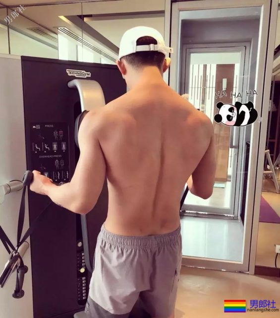 神似郑凯的狼狗小哥哥，凭借胸肌走红gay圈 - 51虹马
