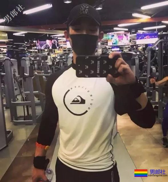 神似郑凯的狼狗小哥哥，凭借胸肌走红gay圈 - 51虹马