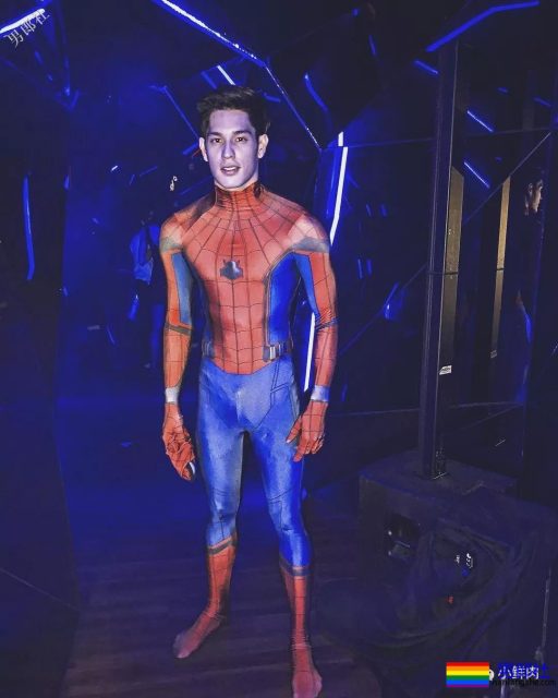 7个男人封面争番位，谁比谁脱得更彻底？ - 51虹马