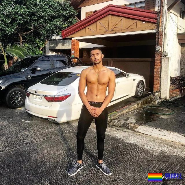 7个男人封面争番位，谁比谁脱得更彻底？ - 51虹马