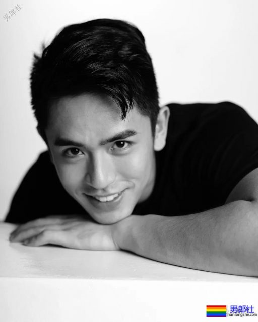 7个男人封面争番位，谁比谁脱得更彻底？ - 51虹马