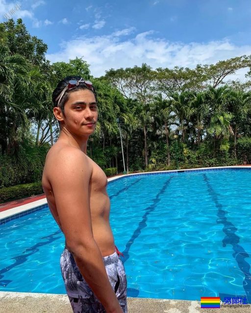 7个男人封面争番位，谁比谁脱得更彻底？ - 51虹马