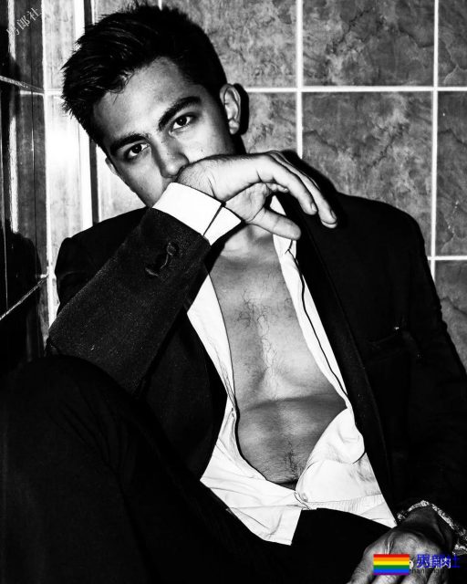 7个男人封面争番位，谁比谁脱得更彻底？ - 51虹马