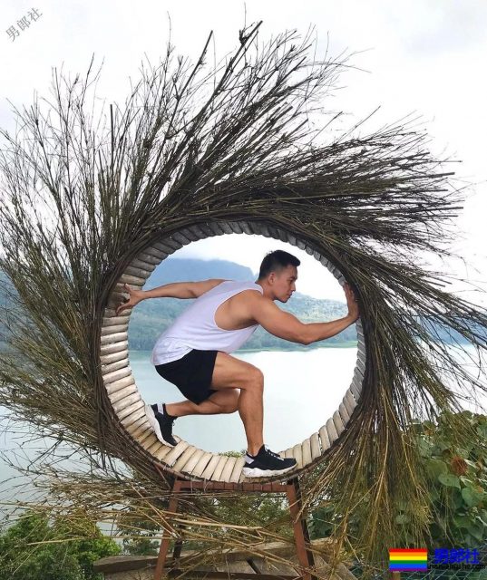 两个帅气肌肉男模拍写真,想都要! - 51虹马 两个帅气肌肉男模拍写真,想都要! - 51虹马