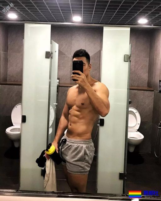 两个帅气肌肉男模拍写真,想都要! - 51虹马 两个帅气肌肉男模拍写真,想都要! - 51虹马