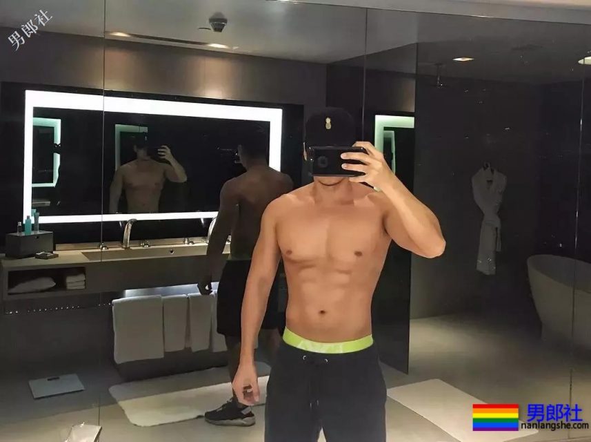 两个帅气肌肉男模拍写真,想都要! - 51虹马 两个帅气肌肉男模拍写真,想都要! - 51虹马