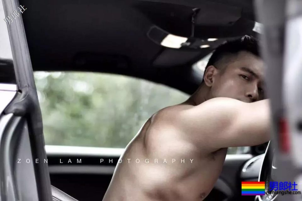 两个帅气肌肉男模拍写真,想都要! - 51虹马 两个帅气肌肉男模拍写真,想都要! - 51虹马