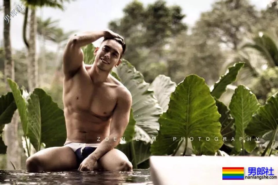 两个帅气肌肉男模拍写真,想都要! - 51虹马 两个帅气肌肉男模拍写真,想都要! - 51虹马