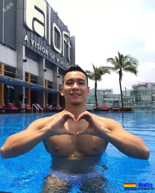 两个帅气肌肉男模拍写真,想都要! - 51虹马 两个帅气肌肉男模拍写真,想都要! - 51虹马