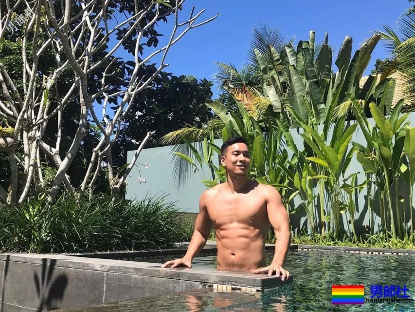 两个帅气肌肉男模拍写真,想都要! - 51虹马 两个帅气肌肉男模拍写真,想都要! - 51虹马