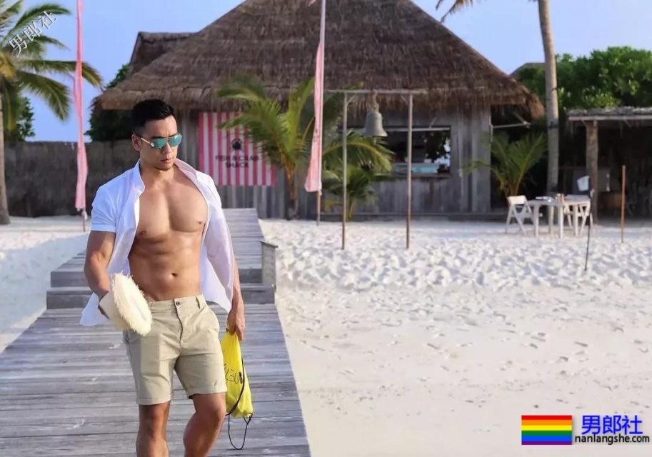 两个帅气肌肉男模拍写真,想都要! - 51虹马 两个帅气肌肉男模拍写真,想都要! - 51虹马