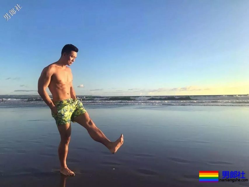 两个帅气肌肉男模拍写真,想都要! - 51虹马 两个帅气肌肉男模拍写真,想都要! - 51虹马