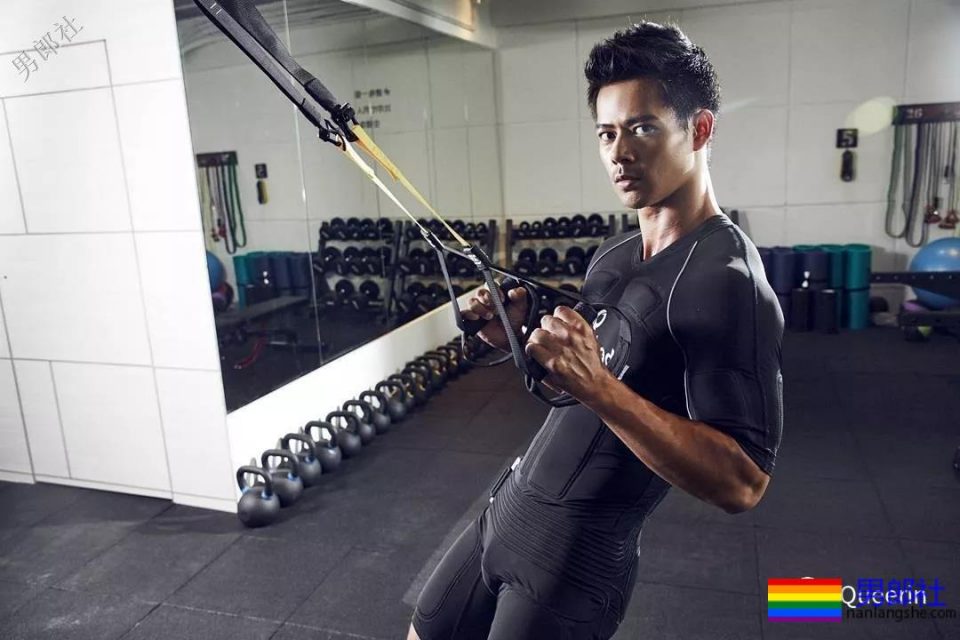 最长教练登陆超激健身房，硬照写真书真的够拼！ - 51虹马