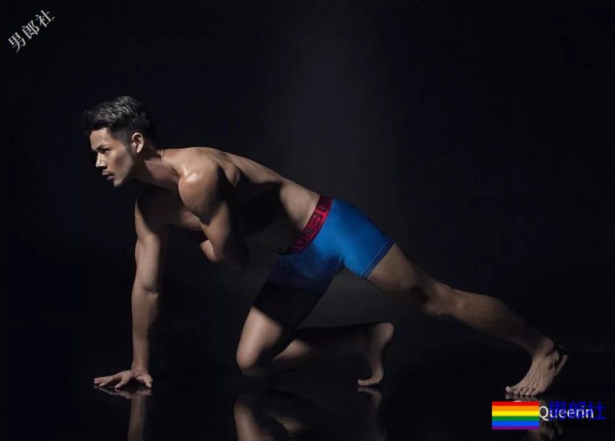 最长教练登陆超激健身房，硬照写真书真的够拼！ - 51虹马