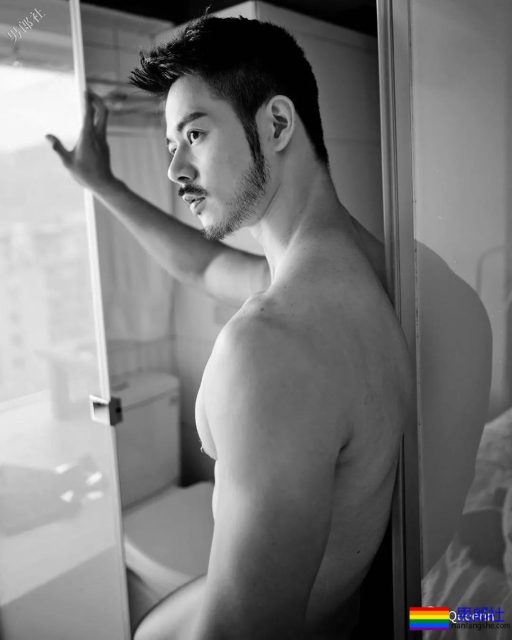 最长教练登陆超激健身房，硬照写真书真的够拼！ - 51虹马