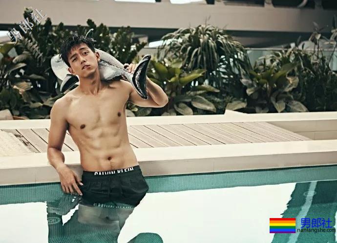 比起李现的六块腹肌,这个188大长腿校草更让我心动! - 51虹马 比起李现的六块腹肌,这个188大长腿校草更让我心动! - 51虹马