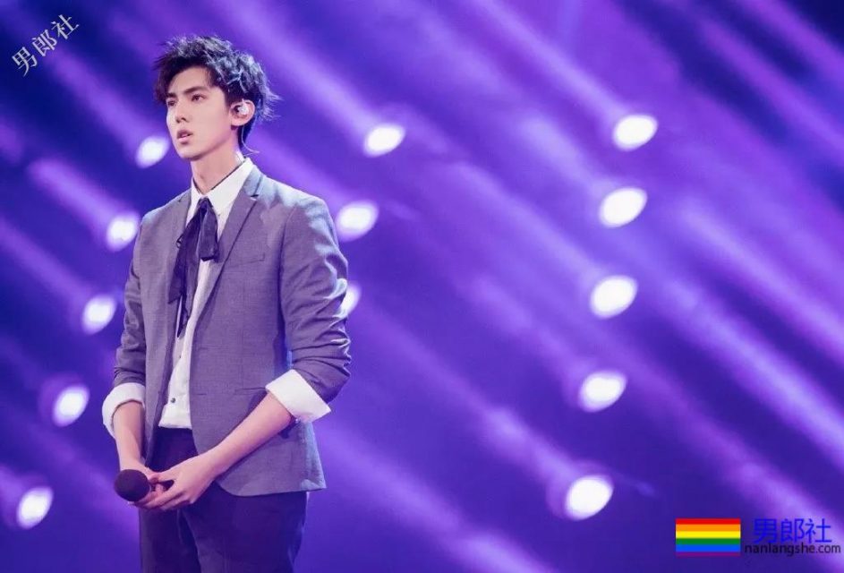 比起李现的六块腹肌,这个188大长腿校草更让我心动! - 51虹马 比起李现的六块腹肌,这个188大长腿校草更让我心动! - 51虹马