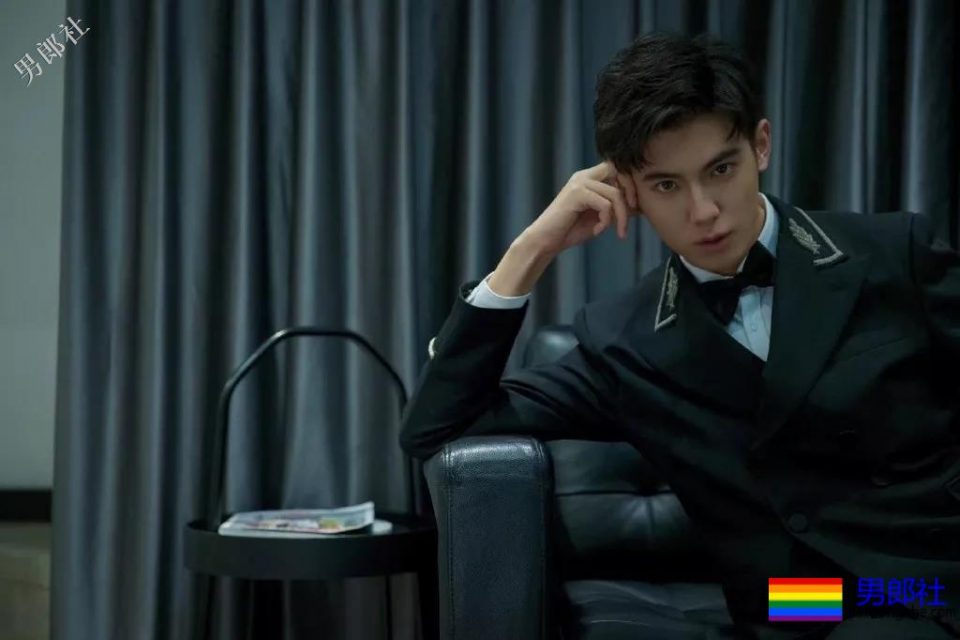 比起李现的六块腹肌,这个188大长腿校草更让我心动! - 51虹马 比起李现的六块腹肌,这个188大长腿校草更让我心动! - 51虹马