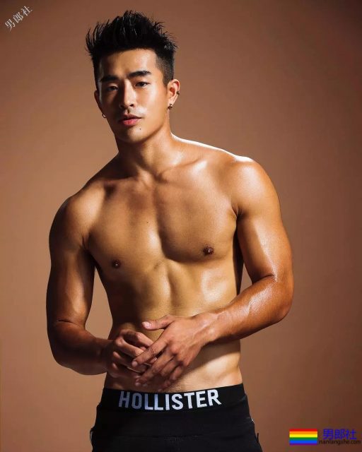 腹肌体育生大胆拍超A写真，公狗腰舞蹈天菜被男摄影师青睐！ - 51虹马