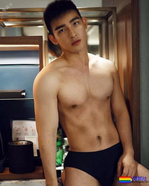 毛若懿这蓝裤衩新硬照绝了…… - 51虹马 毛若懿这蓝裤衩新硬照绝了…… - 51虹马