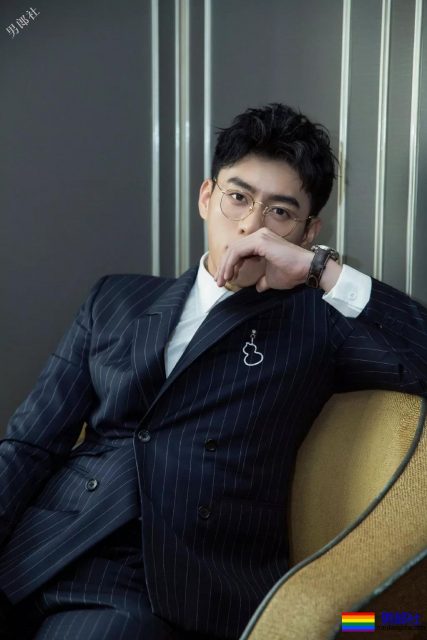 于正新剧《烈火军校》帅哥扎群！腱子肉硬汉小哥，八块腹肌被业界好评！ - 51虹马