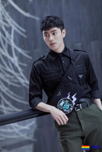 于正新剧《烈火军校》帅哥扎群！腱子肉硬汉小哥，八块腹肌被业界好评！ - 51虹马