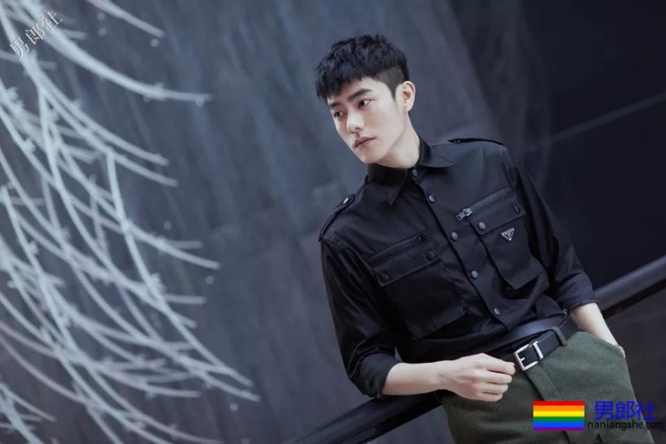 于正新剧《烈火军校》帅哥扎群！腱子肉硬汉小哥，八块腹肌被业界好评！ - 51虹马