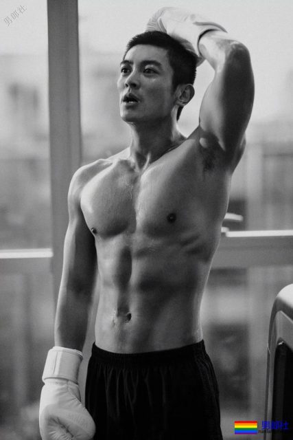 朱亚文欧豪李现齐穿飞行员制服，帅气肌肉硬汉超A超爷们! - 51虹马