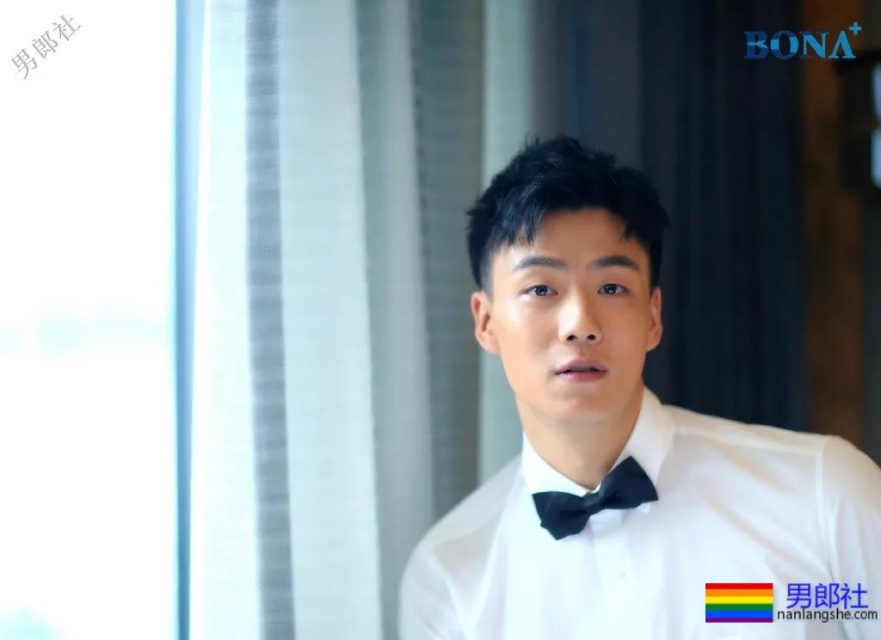 朱亚文欧豪李现齐穿飞行员制服，帅气肌肉硬汉超A超爷们! - 51虹马