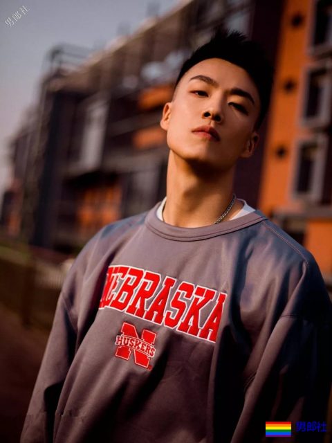 朱亚文欧豪李现齐穿飞行员制服，帅气肌肉硬汉超A超爷们! - 51虹马