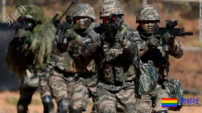 韩国同性恋士兵遭战友性虐待,还遭战友强吻 - 51虹马 韩国同性恋士兵遭战友性虐待,还遭战友强吻 - 51虹马