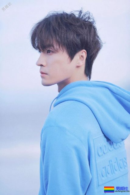 八块腹肌小狼狗靠腐剧爆红,新剧又秀兄弟情,这位大长腿帅哥你pick吗? - 51虹马 八块腹肌小狼狗靠腐剧爆红,新剧又秀兄弟情,这位大长腿帅哥你pick吗? - 51虹马