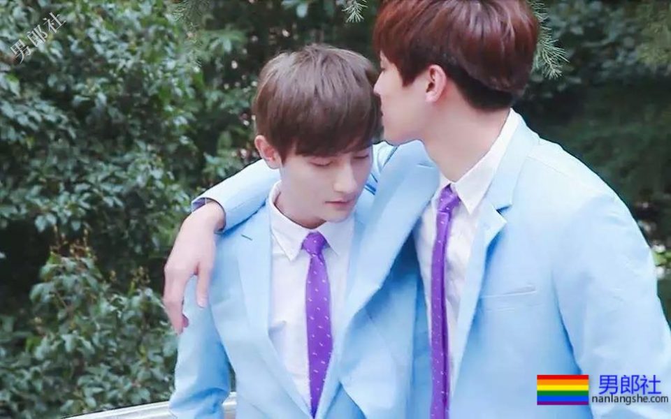 八块腹肌小狼狗靠腐剧爆红,新剧又秀兄弟情,这位大长腿帅哥你pick吗? - 51虹马 八块腹肌小狼狗靠腐剧爆红,新剧又秀兄弟情,这位大长腿帅哥你pick吗? - 51虹马