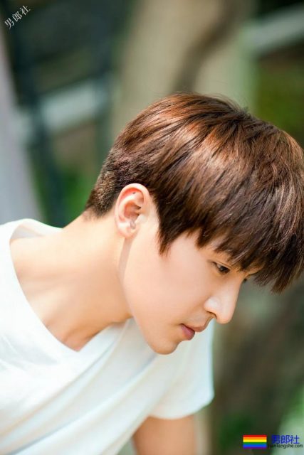 八块腹肌小狼狗靠腐剧爆红,新剧又秀兄弟情,这位大长腿帅哥你pick吗? - 51虹马 八块腹肌小狼狗靠腐剧爆红,新剧又秀兄弟情,这位大长腿帅哥你pick吗? - 51虹马