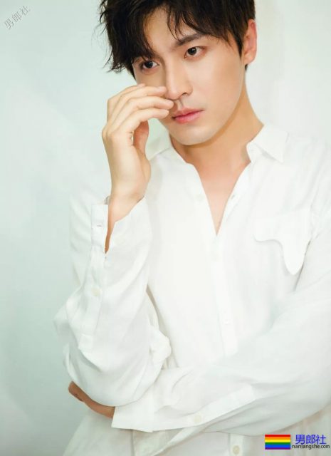 八块腹肌小狼狗靠腐剧爆红,新剧又秀兄弟情,这位大长腿帅哥你pick吗? - 51虹马 八块腹肌小狼狗靠腐剧爆红,新剧又秀兄弟情,这位大长腿帅哥你pick吗? - 51虹马