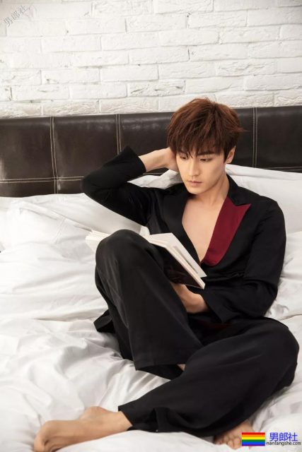 八块腹肌小狼狗靠腐剧爆红,新剧又秀兄弟情,这位大长腿帅哥你pick吗? - 51虹马 八块腹肌小狼狗靠腐剧爆红,新剧又秀兄弟情,这位大长腿帅哥你pick吗? - 51虹马