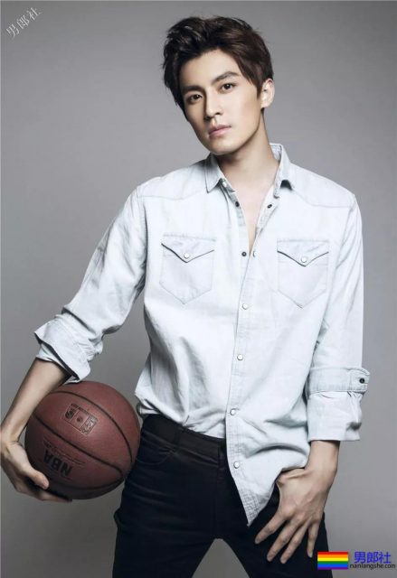 八块腹肌小狼狗靠腐剧爆红,新剧又秀兄弟情,这位大长腿帅哥你pick吗? - 51虹马 八块腹肌小狼狗靠腐剧爆红,新剧又秀兄弟情,这位大长腿帅哥你pick吗? - 51虹马