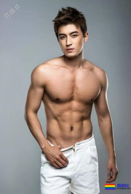 八块腹肌小狼狗靠腐剧爆红,新剧又秀兄弟情,这位大长腿帅哥你pick吗? - 51虹马 八块腹肌小狼狗靠腐剧爆红,新剧又秀兄弟情,这位大长腿帅哥你pick吗? - 51虹马