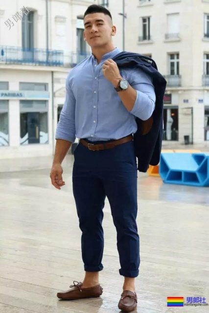 拳击选手前凸后翘，发挥男友力包包突出 - 51虹马