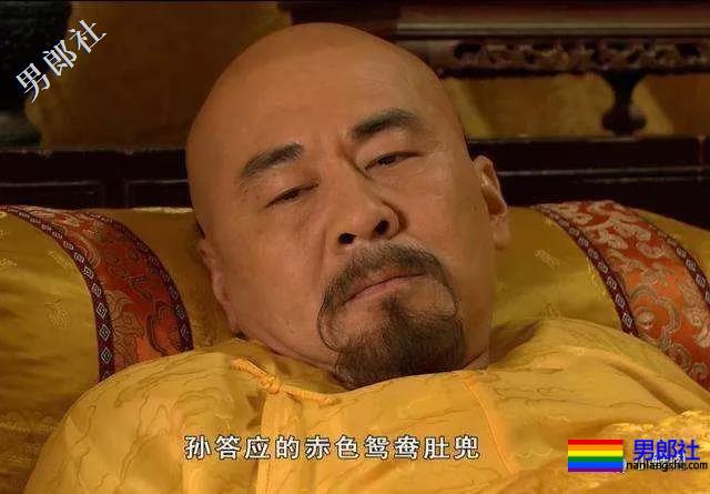 露奶装火遍时装周,6000买一件你敢穿出门吗? - 51虹马 露奶装火遍时装周,6000买一件你敢穿出门吗? - 51虹马