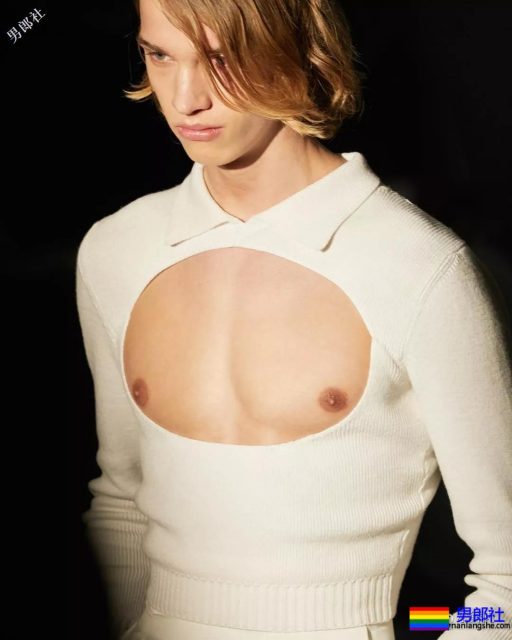 露奶装火遍时装周,6000买一件你敢穿出门吗? - 51虹马 露奶装火遍时装周,6000买一件你敢穿出门吗? - 51虹马