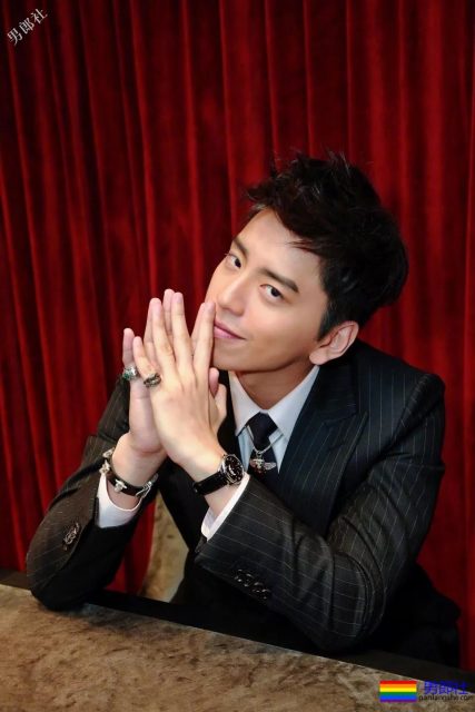 腿是上身两倍!肖战王大陆化身酷跑少年,许魏洲狂撸六块腹肌! - 51虹马 腿是上身两倍!肖战王大陆化身酷跑少年,许魏洲狂撸六块腹肌! - 51虹马